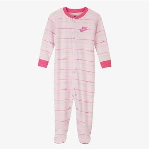 Girl newborn onesie (NIKE) 0-3 months